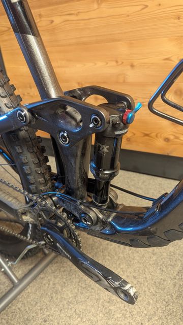 Used Giant Trance SRAM SX Eagle 2022 Mountainbike, Light Gray — image 3 of 5