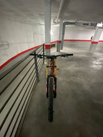 Used Scott Gambler 710 2017 2017 Mountainbike, Black, 27.5 — image 3 of 10