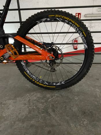 Used Scott Gambler 710 2017 2017 Mountainbike, Black, 27.5 — image 4 of 10