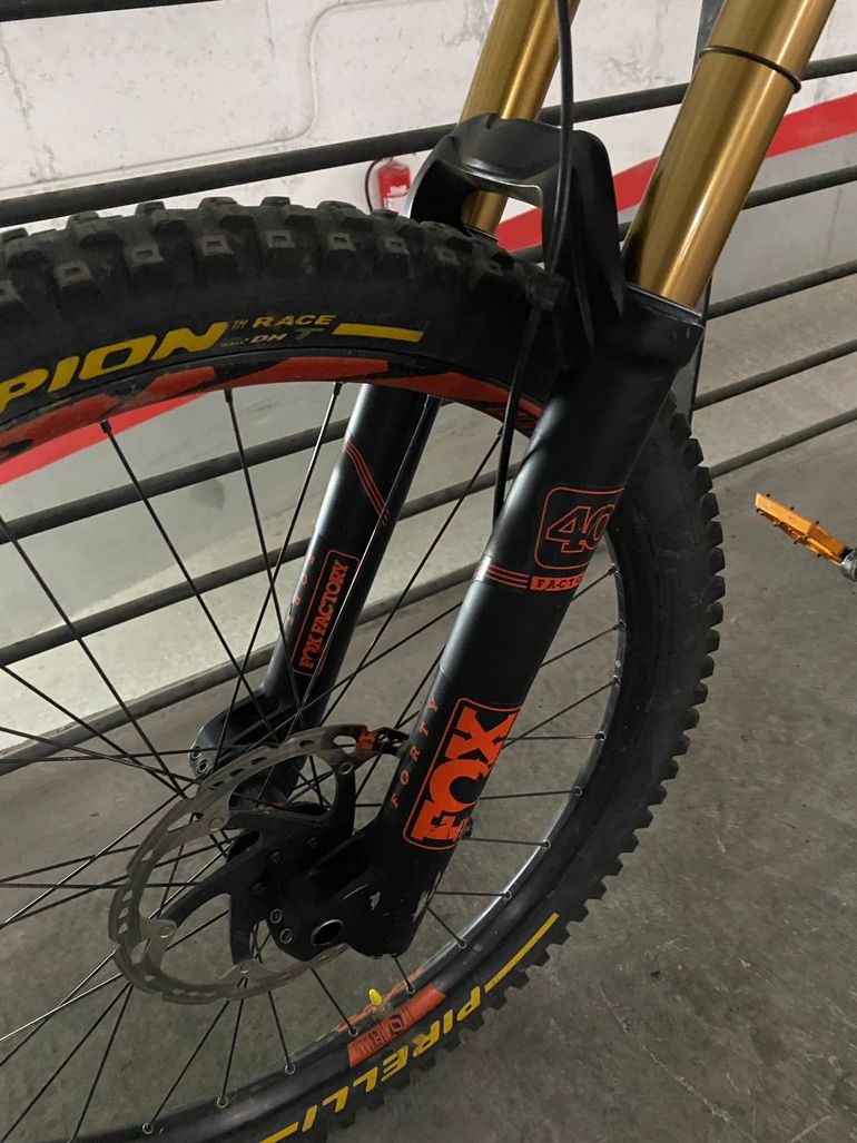 Used Scott Gambler 710 2017 2017 Mountainbike, Black, 27.5 — image 9 of 10