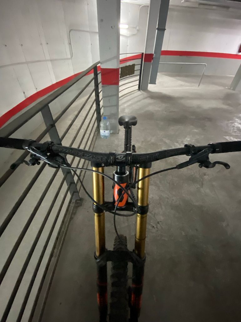 Used Scott Gambler 710 2017 2017 Mountainbike, Black, 27.5 — image 5 of 10