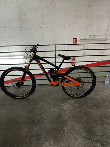 Used Scott Gambler 710 2017 2017 Mountainbike, Black, 27.5 — image 1 of 10