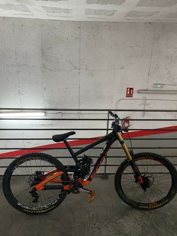 Used Scott Gambler 710 2017 2017 Mountainbike, Black, 27.5 — image 2 of 10