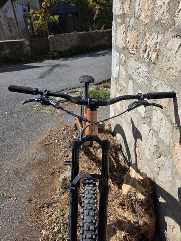 Used Commencal Clash SRAM GX DH 2022 Mountainbike, Orange — image 3 of 7