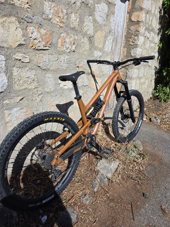 Used Commencal Clash SRAM GX DH 2022 Mountainbike, Orange — image 7 of 7