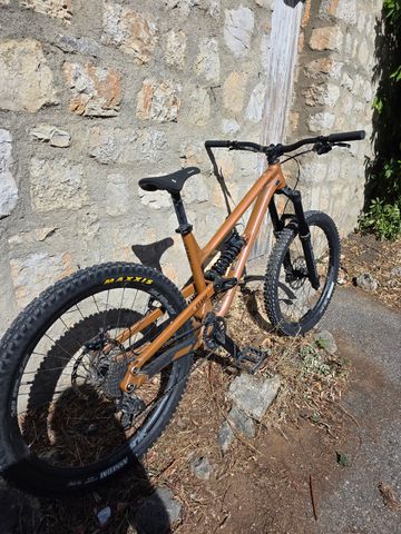 Used Commencal Clash SRAM GX DH 2022 Mountainbike, Orange — image 7 of 7