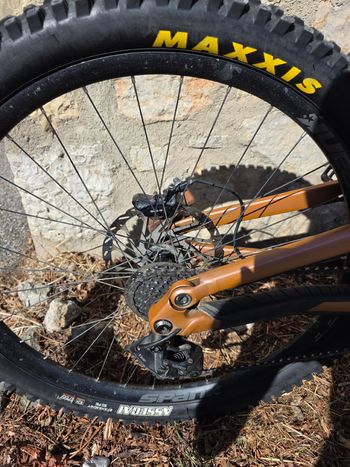 Used Commencal Clash SRAM GX DH 2022 Mountainbike, Orange — image 4 of 7