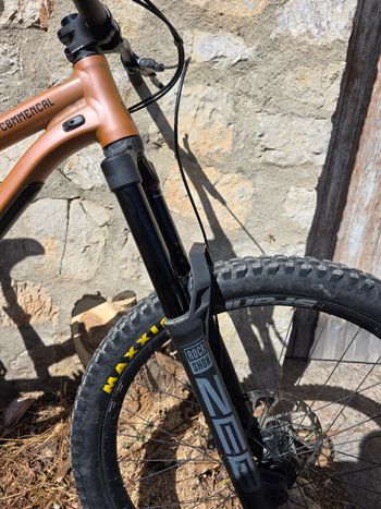 Used Commencal Clash SRAM GX DH 2022 Mountainbike, Orange — image 6 of 7