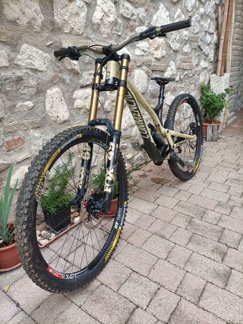 Used Commencal Supreme 2020 Mountainbike, White — image 3 of 4