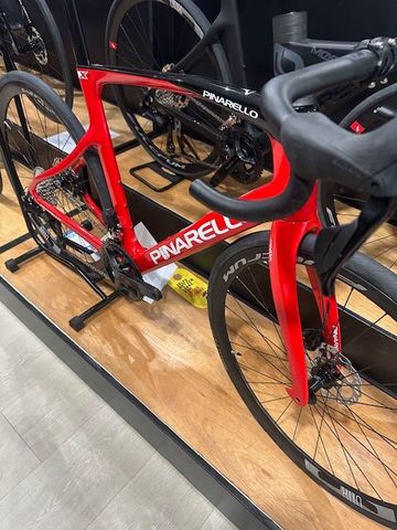 Brugt Pinarello X3 105 Di2 2024 2024 Road & Gravel — billede 2 af 3