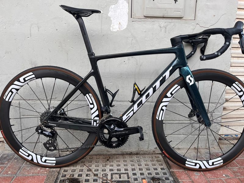 Used Scott Adict Rc Pro 2024 Road & Gravel, Black — image 1 of 16