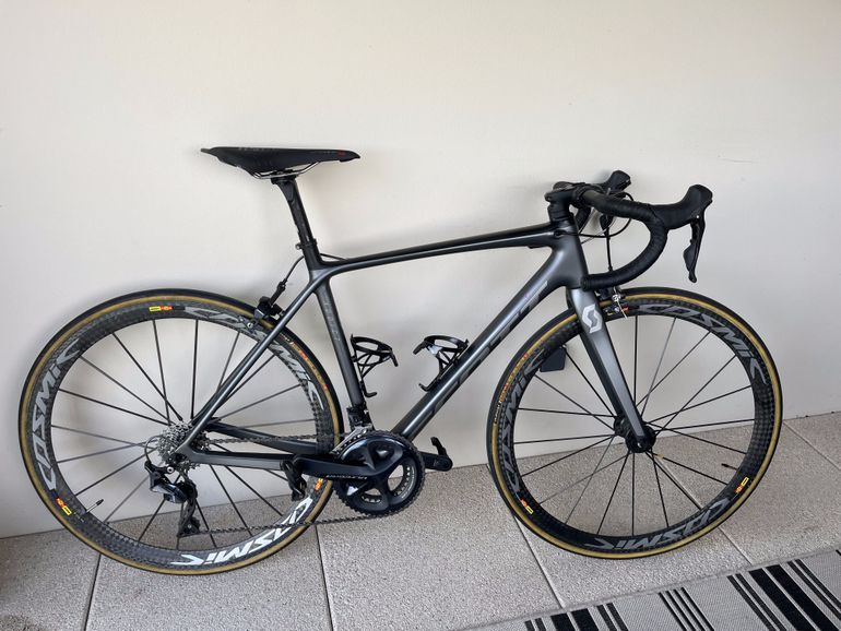 Used Scott Addict 10 2020 2020 Road & Gravel, Light Gray — image 1 of 6