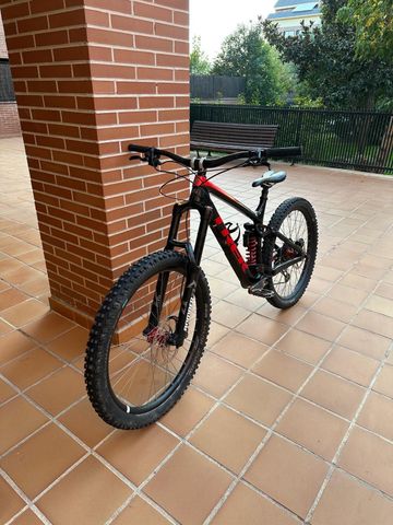 Trek Remedy SRAM GX DH 2019 Mountainbike usato, Rosso — immagine 2 di 8