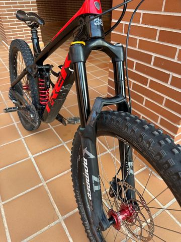 Trek Remedy SRAM GX DH 2019 Mountainbike usato, Rosso — immagine 5 di 8