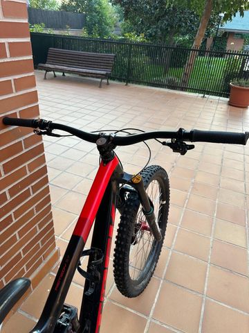 Trek Remedy SRAM GX DH 2019 Mountainbike usato, Rosso — immagine 4 di 8