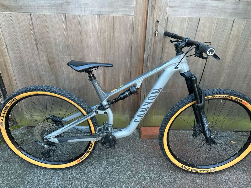 Used Canyon Neuron 5 2023 2023 Mountainbike, Light Gray, 27.5, 29 — image 1 of 6