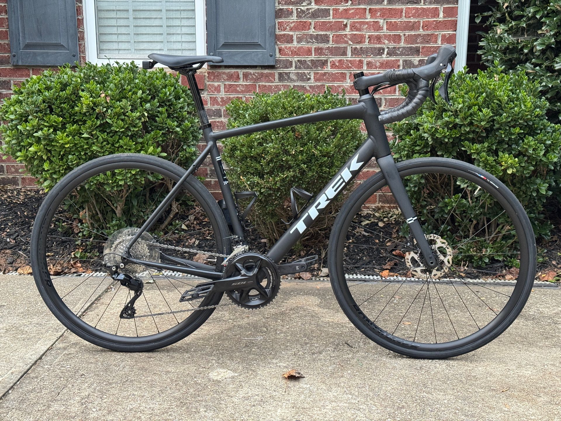 【美品】TREK Domane AL 5 Gen 4 DISC 2025 Domane AL aluminum road bikes – Trek