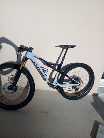 Used Orbea Oiz SRAM X0 Eagle AXS (T-Type) 2024 Mountainbike, Blue, 29 — image 7 of 11