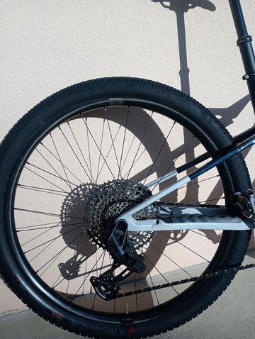 Used Orbea Oiz SRAM X0 Eagle AXS (T-Type) 2024 Mountainbike, Blue, 29 — image 2 of 11