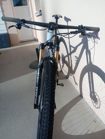 Used Orbea Oiz SRAM X0 Eagle AXS (T-Type) 2024 Mountainbike, Blue, 29 — image 5 of 11