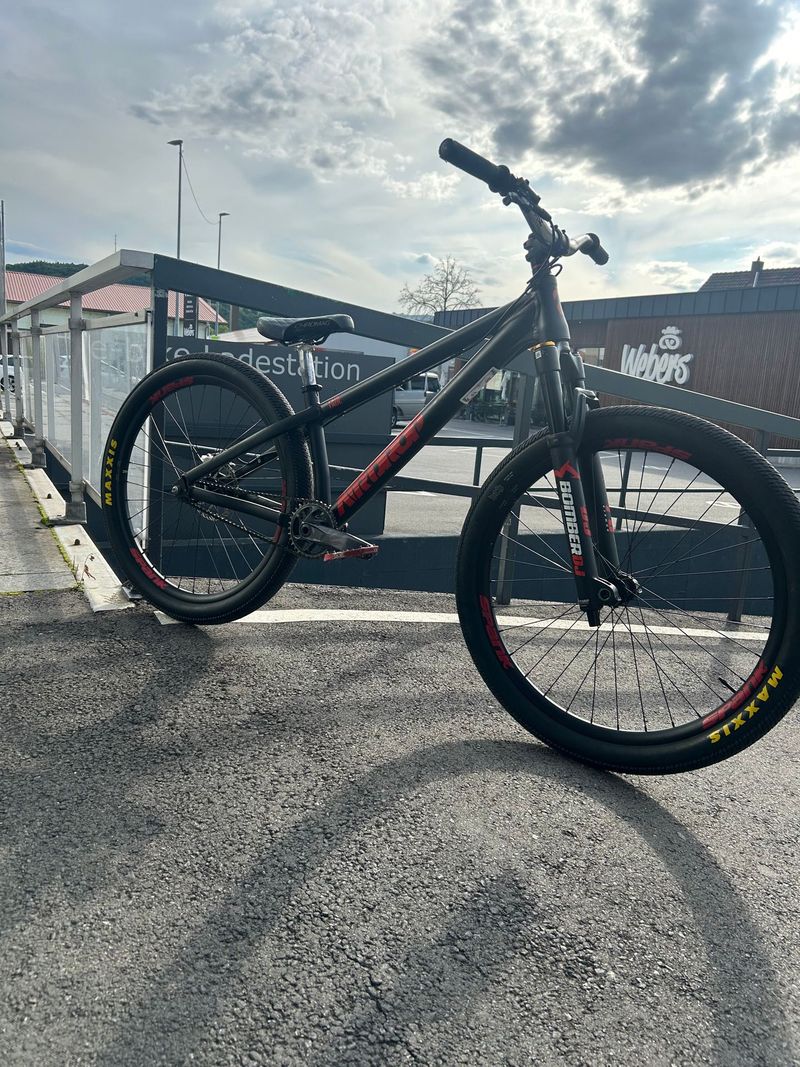 Gebrauchtes Airdrop Fade Works 2021 2021 Mountainbike, Schwarz, 26 — Bild 1 von 9
