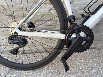Used BMC Roadmachine ONE 2022 2022 Road & Gravel, White — image 5 of 6