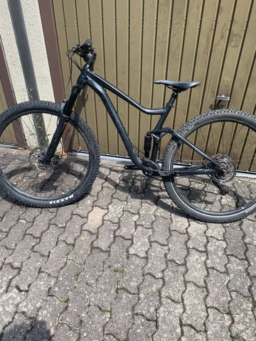 Used Giant Stance 29 2 2024 2024 Mountainbike, Black, 29 — image 1 of 3