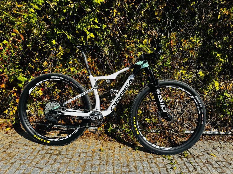 Used Orbea Oiz Shimano XTR Di2 2022 Mountainbike, White, 29 — image 7 of 11