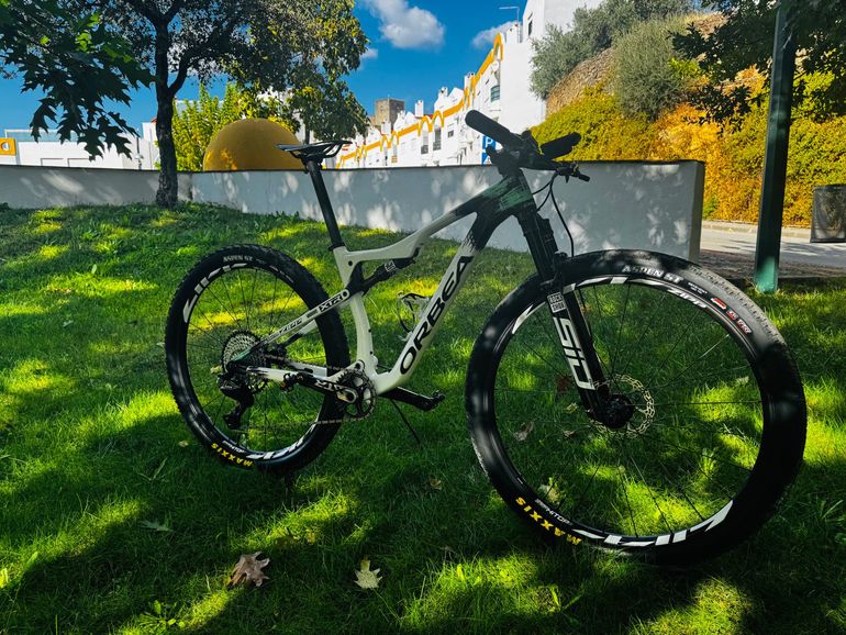 Used Orbea Oiz Shimano XTR Di2 2022 Mountainbike, White, 29 — image 11 of 11