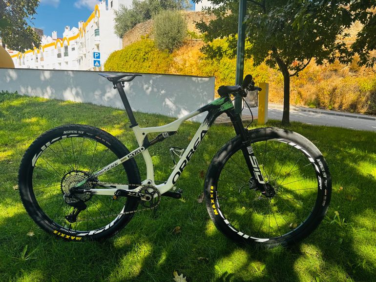 Used Orbea Oiz Shimano XTR Di2 2022 Mountainbike, White, 29 — image 9 of 11