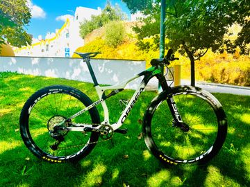 Used Orbea Oiz Shimano XTR Di2 2022 Mountainbike, White, 29 — image 3 of 11