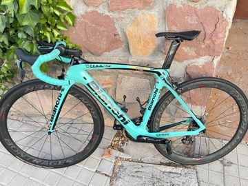 Bianchi Oltre Shimano Dura Ace Di2 2018 Road & Gravel usato, Verde — immagine 2 di 10