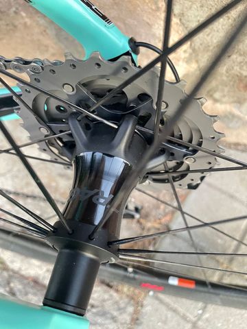 Bianchi Oltre Shimano Dura Ace Di2 2018 Road & Gravel usato, Verde — immagine 8 di 10