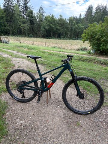 Brugt Trek Top Fuel 9 Gen 4 2025 2025 Mountainbike — billede 2 af 3