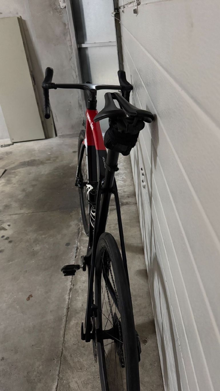 Used Trek Émonda SLR 7 AXS 2023 2023 Road & Gravel, Red — image 7 of 7