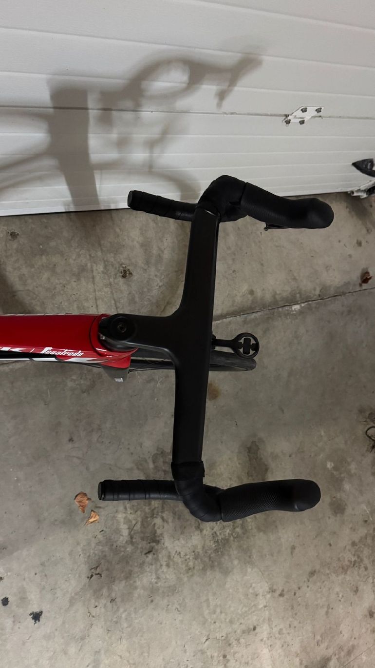 Used Trek Émonda SLR 7 AXS 2023 2023 Road & Gravel, Red — image 2 of 7