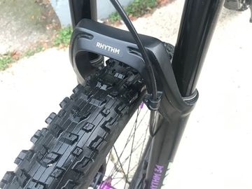 Used Santa Cruz Chameleon Shimano Deore 2021 Mountainbike, Black — image 5 of 10