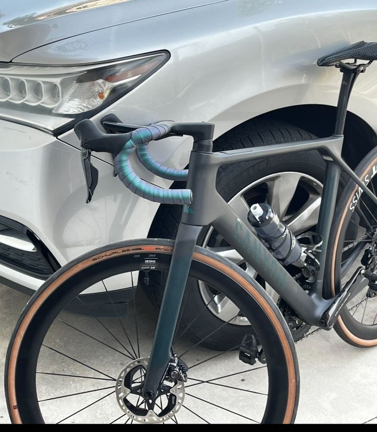 Used Canyon Endurace CFR Di2 2024 2024 Road & Gravel, Black — image 2 of 3