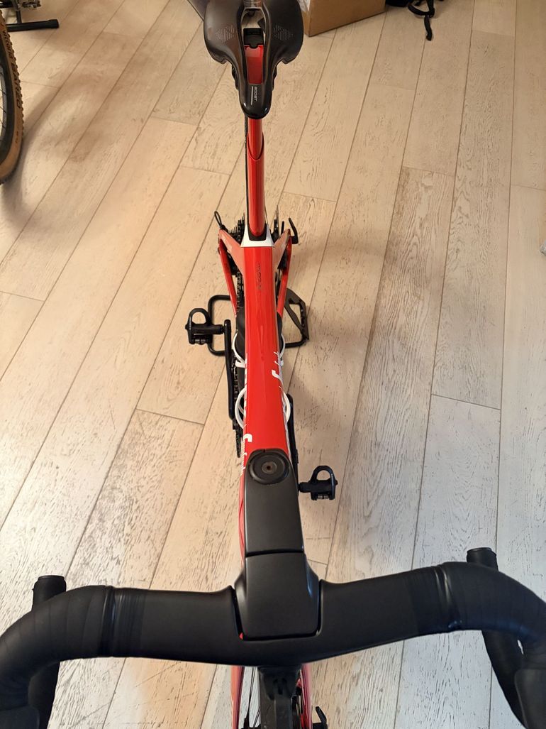 Used Trek Madone Shimano Dura Ace 2020 Road & Gravel, Red — image 10 of 16
