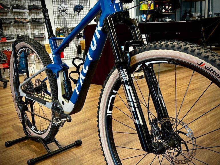 Used Factor LANDO Sram Eagle Transmission XX 2023 Mountainbike, Blue — image 5 of 7