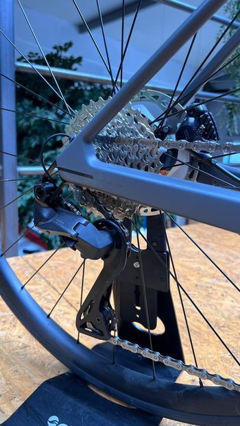 Used BMC TEAMMACHINE SLR TWO 2024 2024 Road & Gravel, Light Gray — image 4 of 9