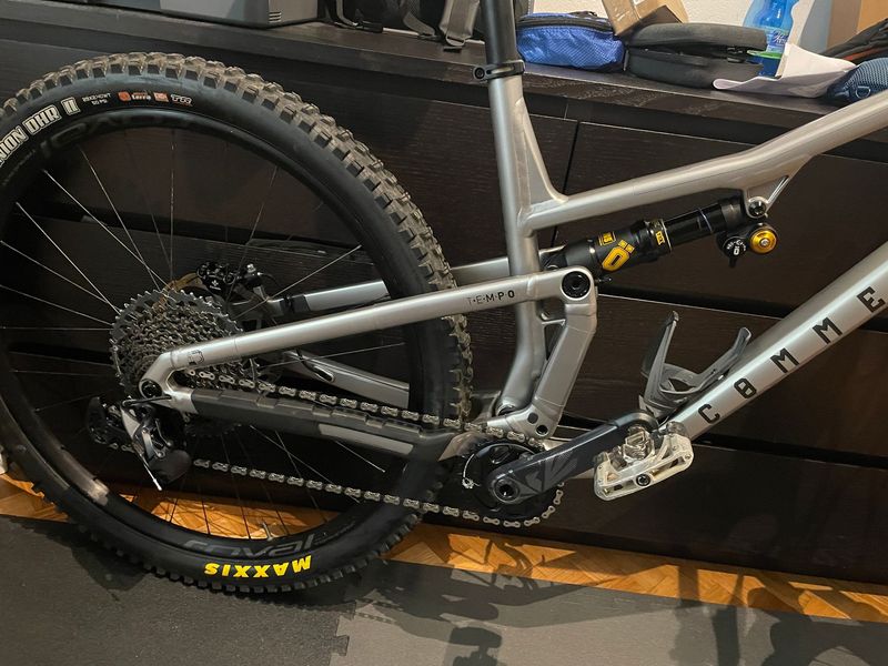 Gebrauchtes Commencal T.E.M.P.O. OHLINS 2023 2023 Mountainbike, Hellgrau, 29 — Bild 3 von 4