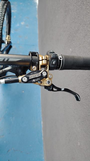 Used Specialized Levo SL 2022 Mountainbike, Black — image 8 of 17