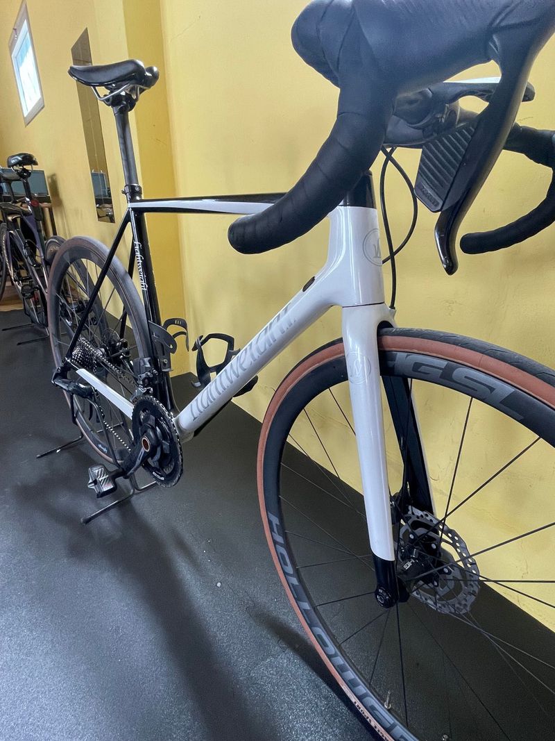 Used Lightweight Urgestalt 2019 Road & Gravel, White — image 4 of 7