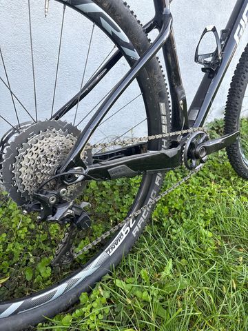 Used Giant Xtc Shimano Deore XT 2022 Mountainbike, Black — image 3 of 6