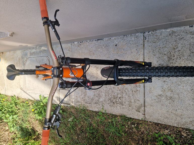 Used Orange 327 Shimano Saint 2021 Mountainbike, Orange — image 3 of 3