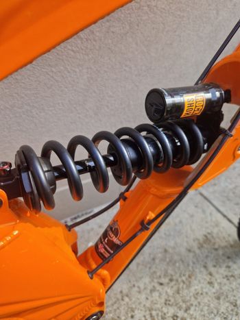Used Orange 327 Shimano Saint 2021 Mountainbike, Orange — image 2 of 3