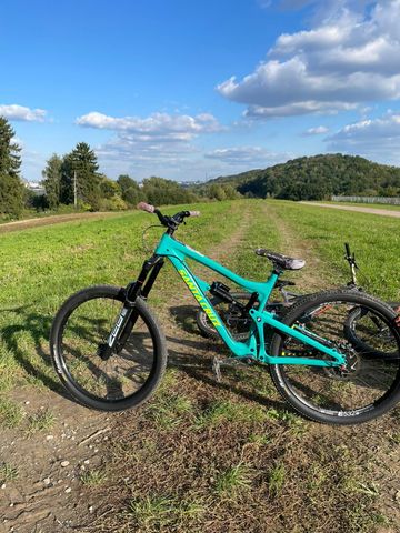 Used Santa Cruz Nomad 3 Cc 2017 Mountainbike, Blue — image 1 of 3