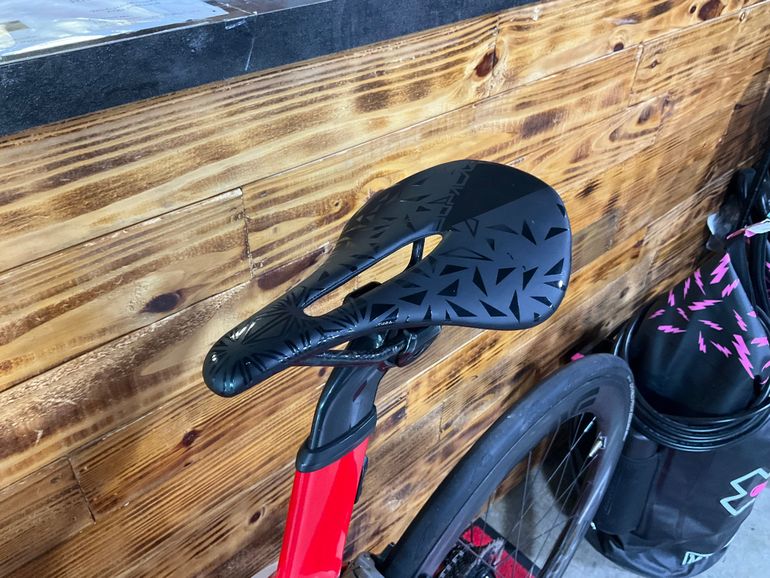 Used Trek Madone Race Shop Limited H1 2016 2016 Road & Gravel, Red — image 6 of 10