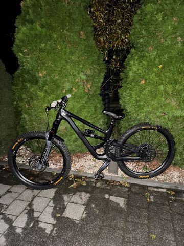 Used YT Industries Capra SRAM GX Eagle AXS 2024 Mountainbike, Black — image 1 of 5